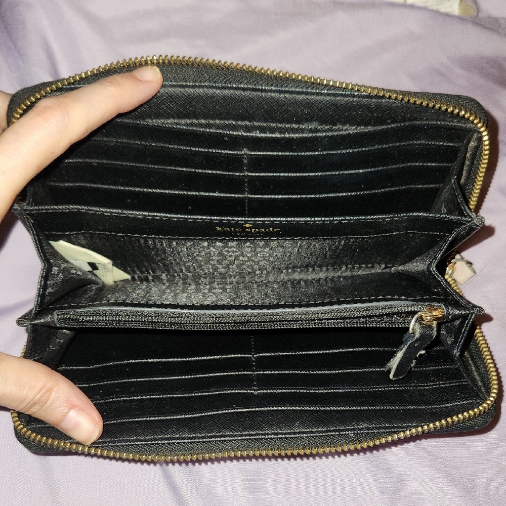 Kate Spade Black and Cream Wallet - Picture 4 of 9